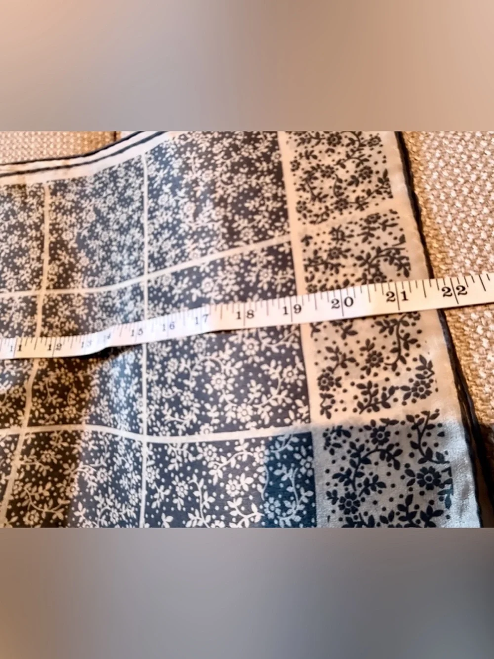 Vtg Robinson Golluber All Silk Anne Klein Blue Floral Grid,Cream Border Luxury